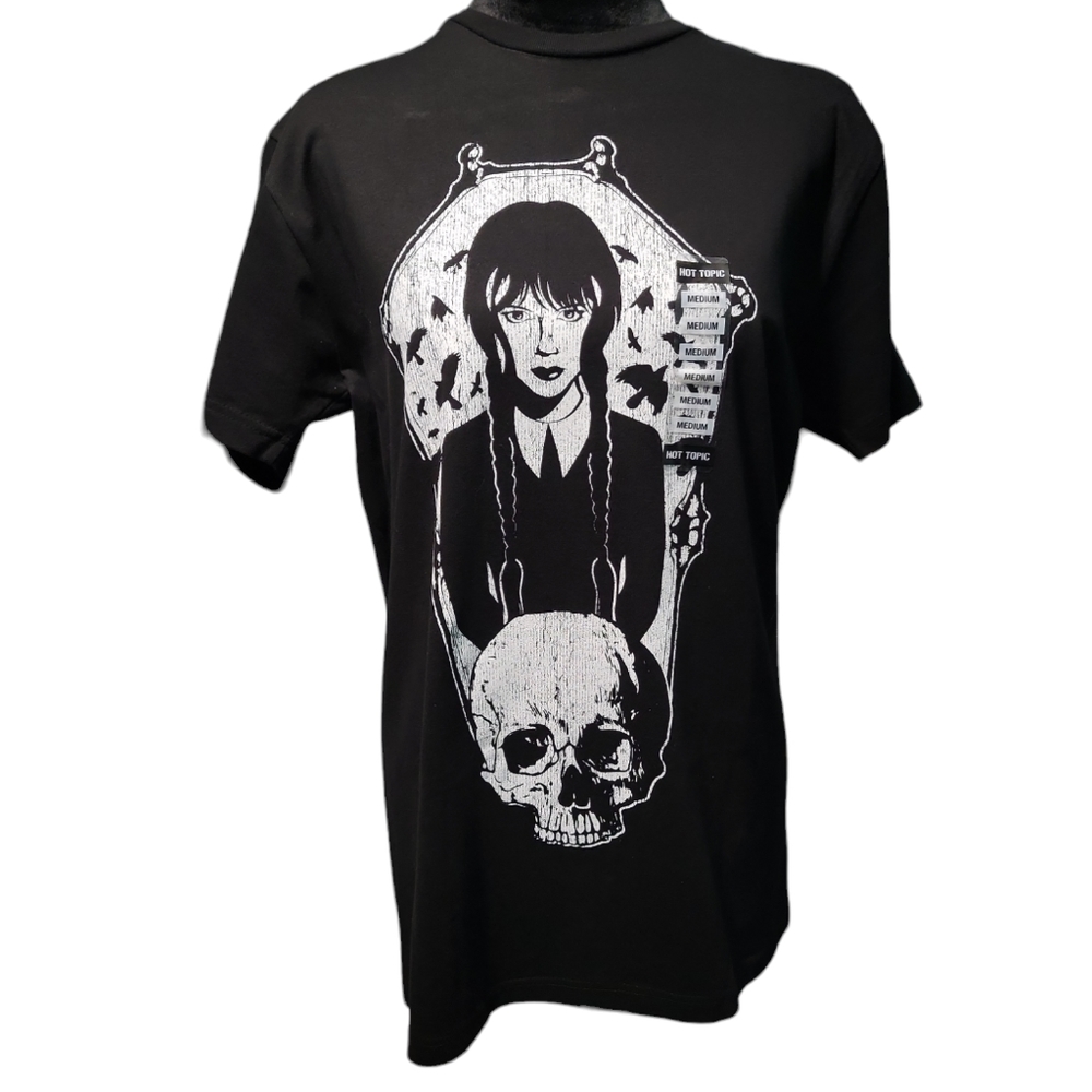 HOT TOPIC Wednesday Skull Black Graphic T-Shirt Medium Netflix Show